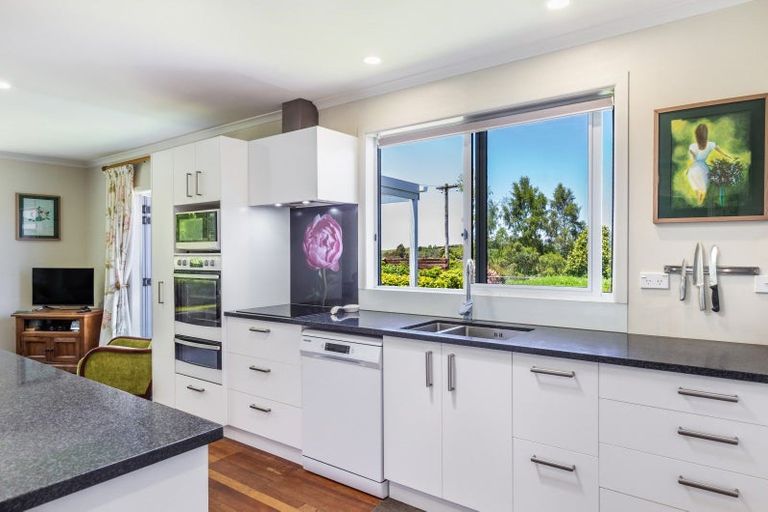 Photo of property in 52 Whakaroa Road, Kinloch, Taupo, 3385