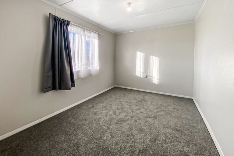 Photo of property in 73 Birmingham Street, Takaro, Palmerston North, 4412