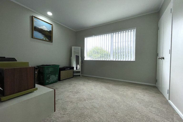 Photo of property in 6 Veagh Place, Highland Park, Auckland, 2010