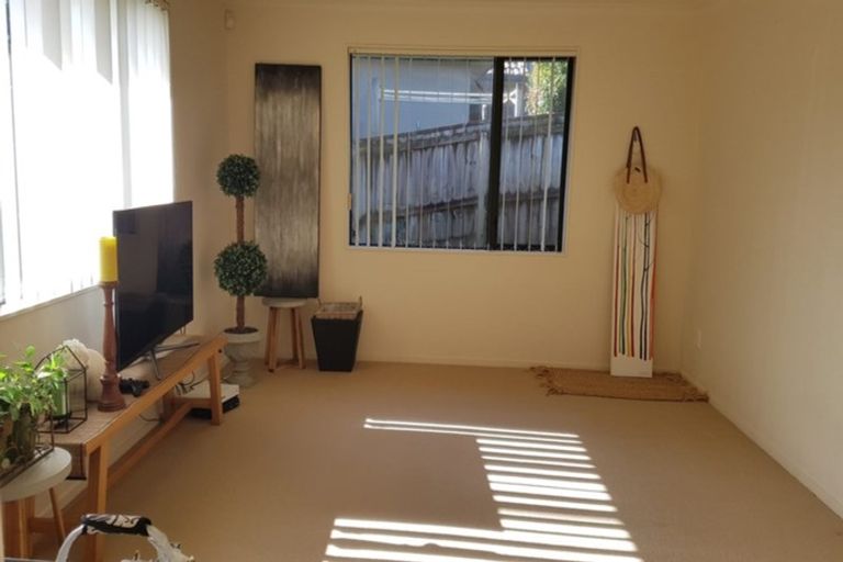 Photo of property in 26 William Gamble Drive, Greenhithe, Auckland, 0632
