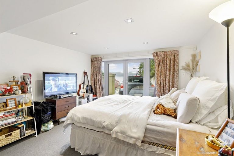 Photo of property in 15 Onslow Road, Khandallah, Wellington, 6035