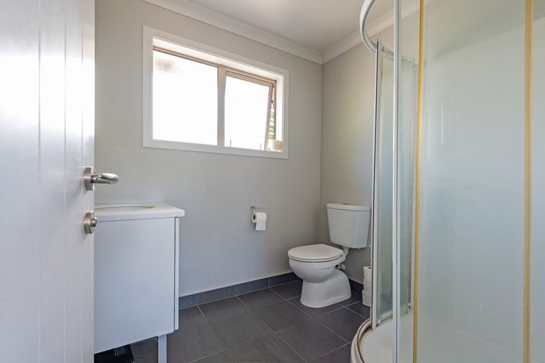 Photo of property in 5 Galea Grove, Kelvin Grove, Palmerston North, 4414