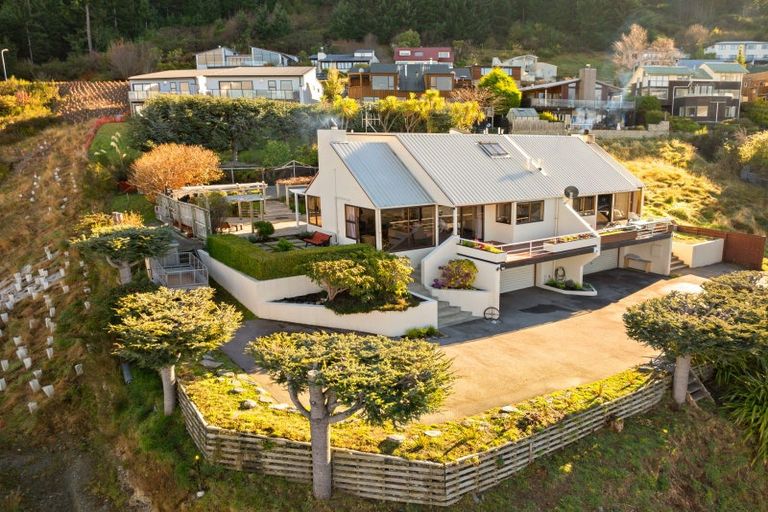 Photo of property in 110b Wynyard Crescent, Fernhill, Queenstown, 9300