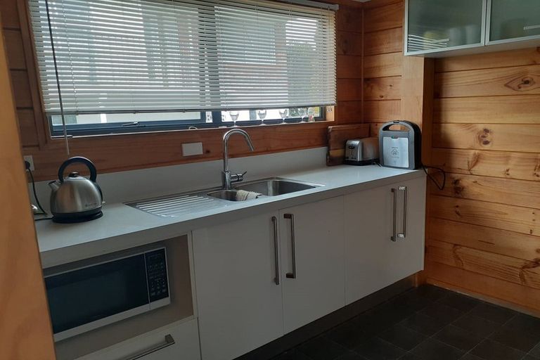 Photo of property in 10 Sutton Road, Drury, 2113