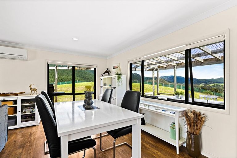 Photo of property in 1098 Woodcocks Road, Kaipara Flats, Warkworth, 0981