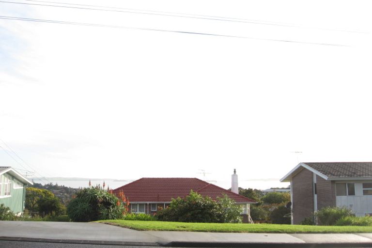 Photo of property in 24 Mellons Bay Road, Howick, Auckland, 2014