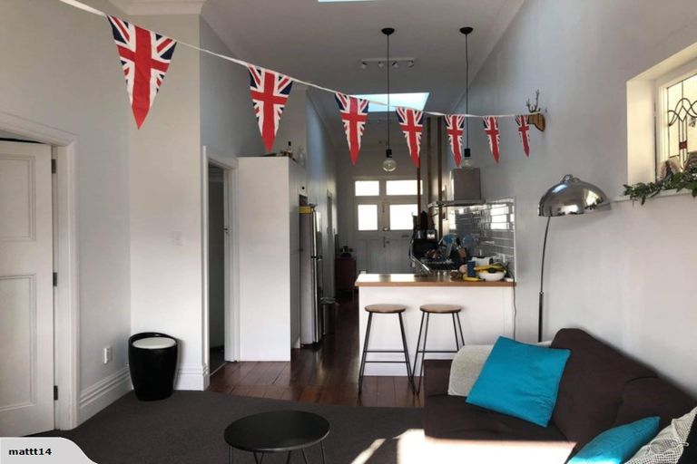 Photo of property in 20 Scarborough Terrace, Mount Victoria, Wellington, 6011