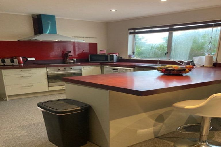 Photo of property in 10 Westview Grove, Miramar, Wellington, 6022