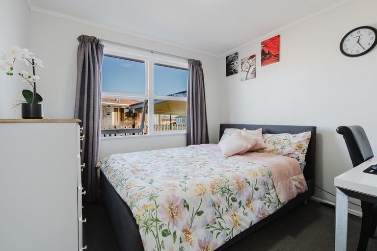 Photo of property in 10 Bremridge Place, Melville, Hamilton, 3206