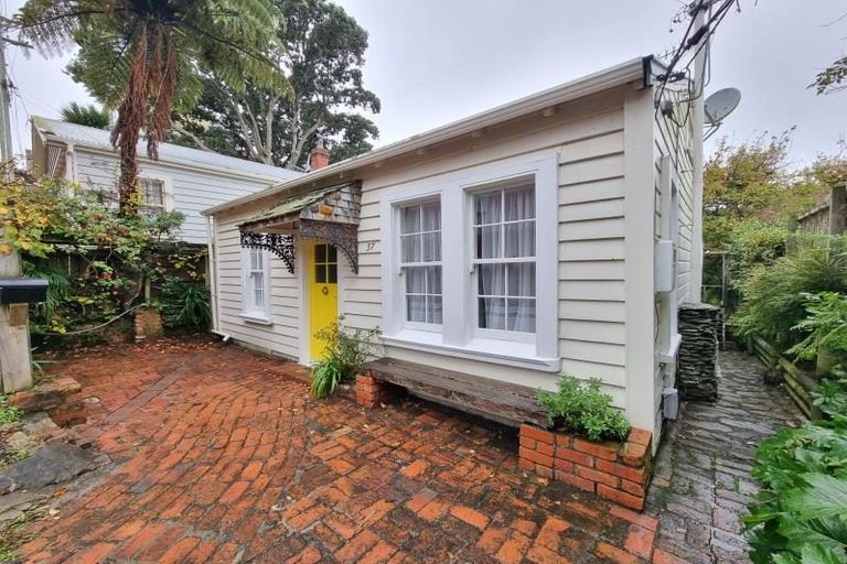 Photo of property in 37 Glenbervie Terrace, Thorndon, Wellington, 6011