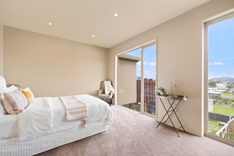 Photo of property in 5 Blue Moon Rise, Langs Beach, 0582