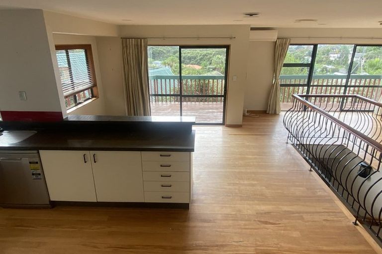 Photo of property in 1/8 Dee Place, Torbay, Auckland, 0630