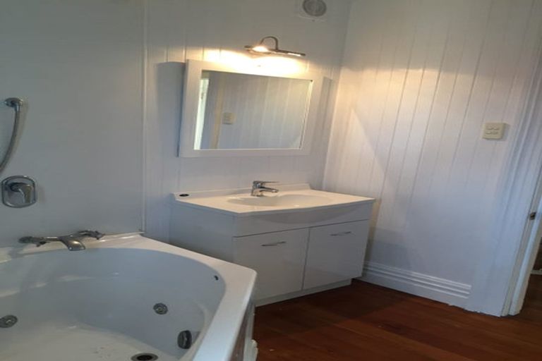 Photo of property in 147 Victoria Road, Saint Clair, Dunedin, 9012