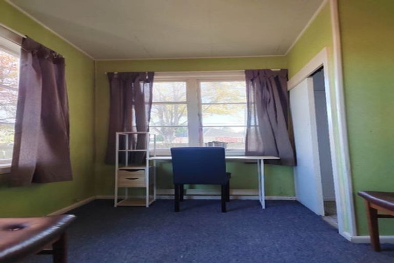 Photo of property in 15 Hooker Avenue, Bryndwr, Christchurch, 8053