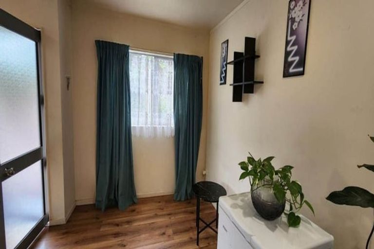 Photo of property in 26c Sunnyfield Crescent, Glenfield, Auckland, 0629