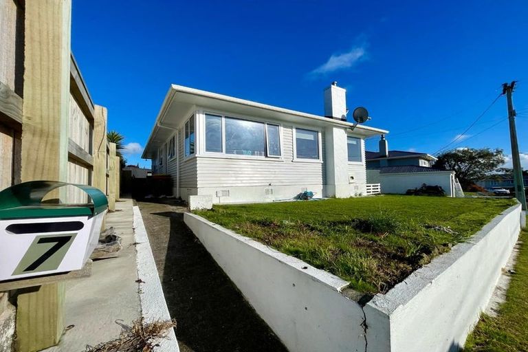 Photo of property in 7 Watene Crescent, Waitara, 4320