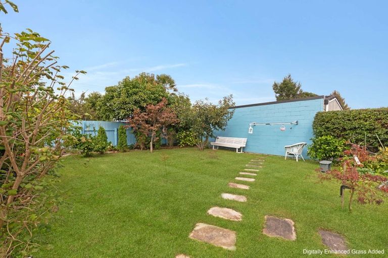 Photo of property in 35 Strathmore Avenue, Levin, 5510