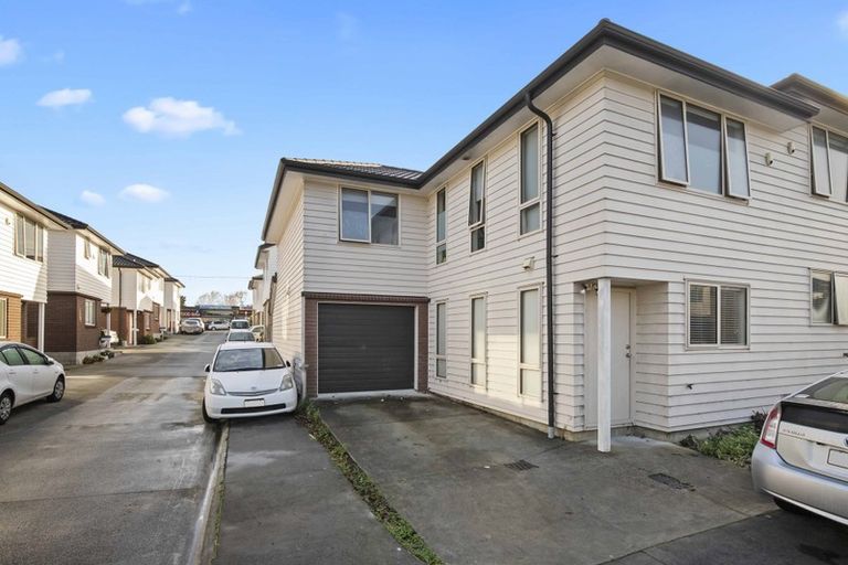 Photo of property in 13 Akeake Lane, Manurewa, Auckland, 2102