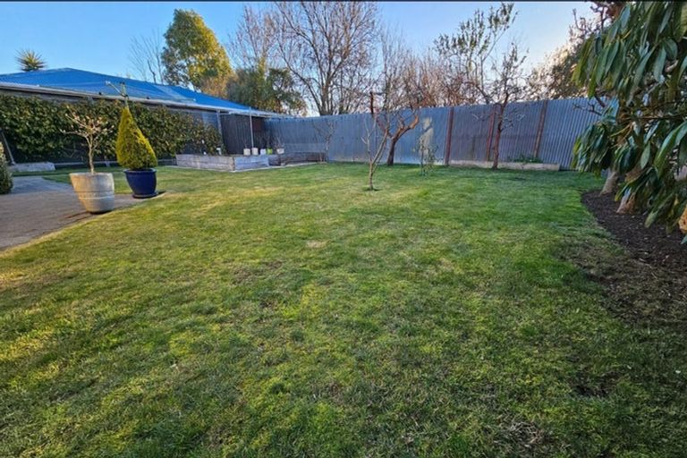 Photo of property in 32 Springbank Street, Bryndwr, Christchurch, 8053