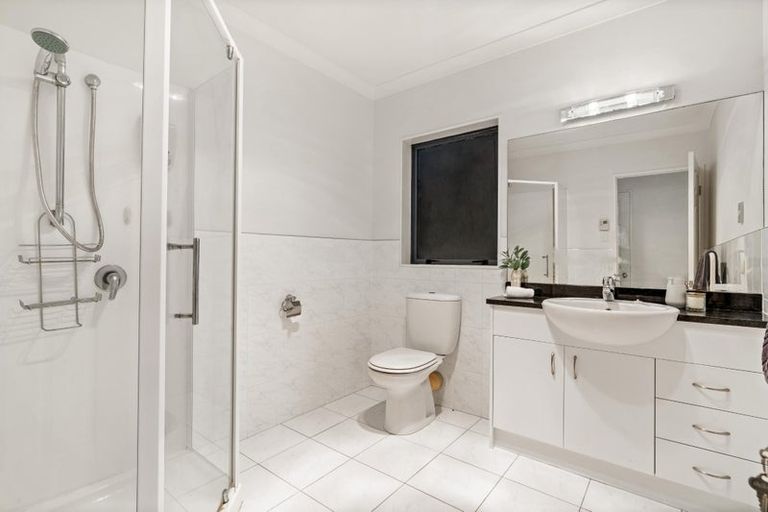 Photo of property in 78 San Valentino Drive, Henderson, Auckland, 0612