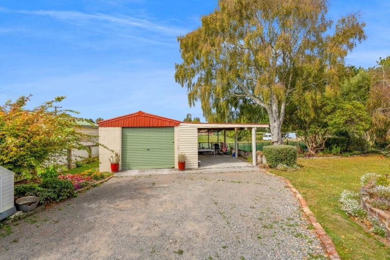 Photo of property in 1 Graham Street, Eltham, 4322