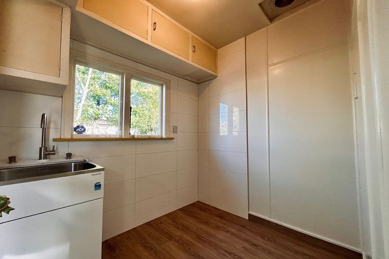 Photo of property in 1/98 Memorial Avenue, Ilam, Christchurch, 8053