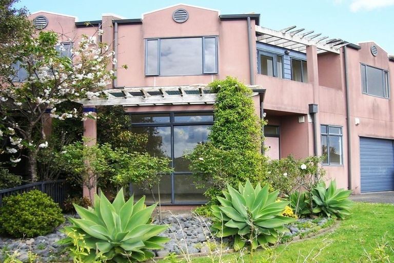 Photo of property in 10/2 Armoy Drive, East Tamaki, Auckland, 2016