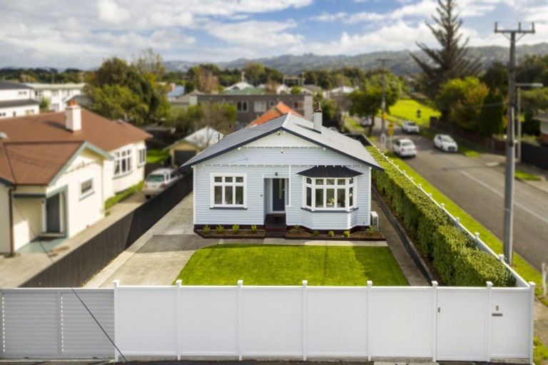 Photo of property in 8 Leighton Avenue, Waiwhetu, Lower Hutt, 5010