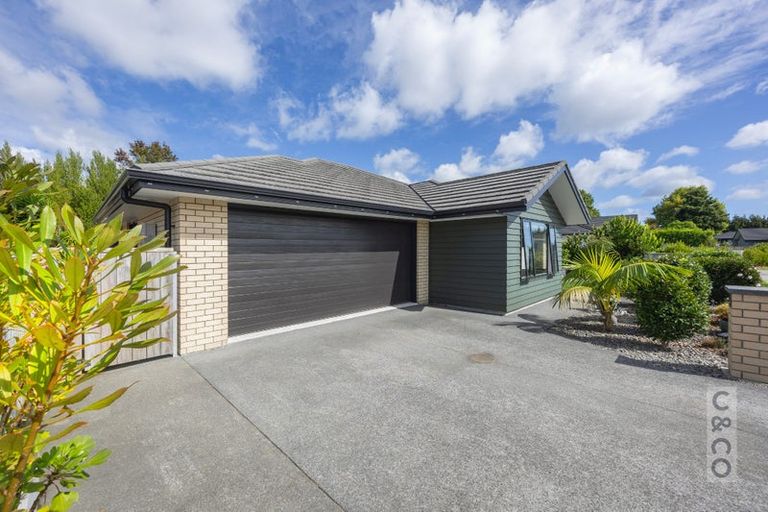 Photo of property in 28 Leebank Crescent, Riverhead, 0820