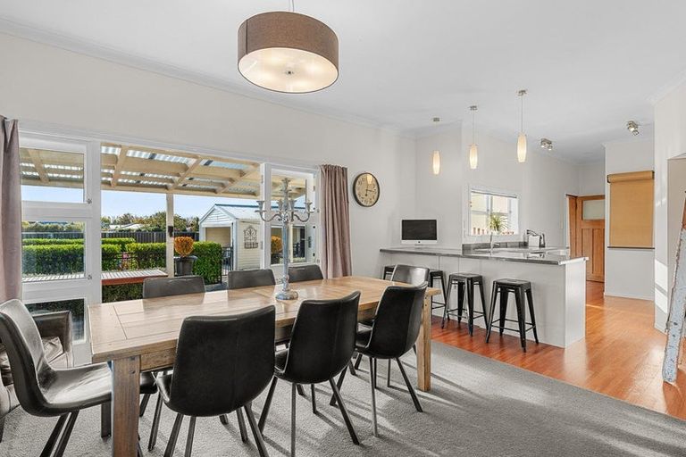 Photo of property in 78 Jellicoe Street, Martinborough, 5711