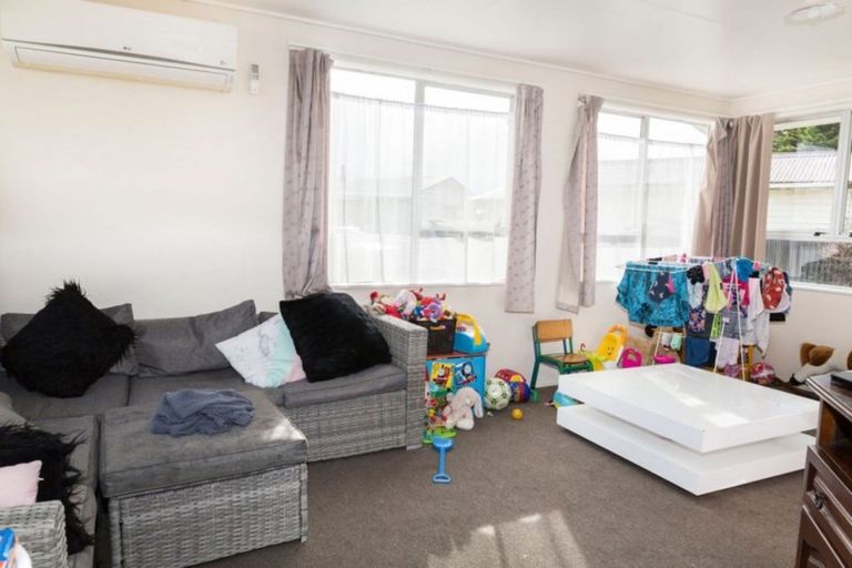 Photo of property in 20 Runciman Place, Dannevirke, 4930