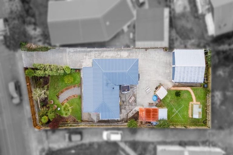 Photo of property in 35 Elmslie Road, Pinehaven, Upper Hutt, 5019