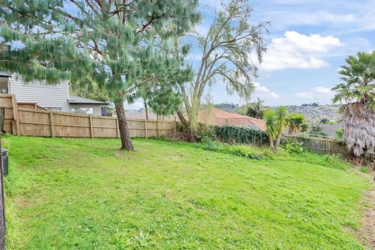 Photo of property in 213 Sturges Road, Henderson, Auckland, 0612