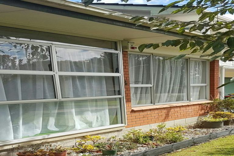 Photo of property in 1/1 Trentham Road, Papakura, 2110