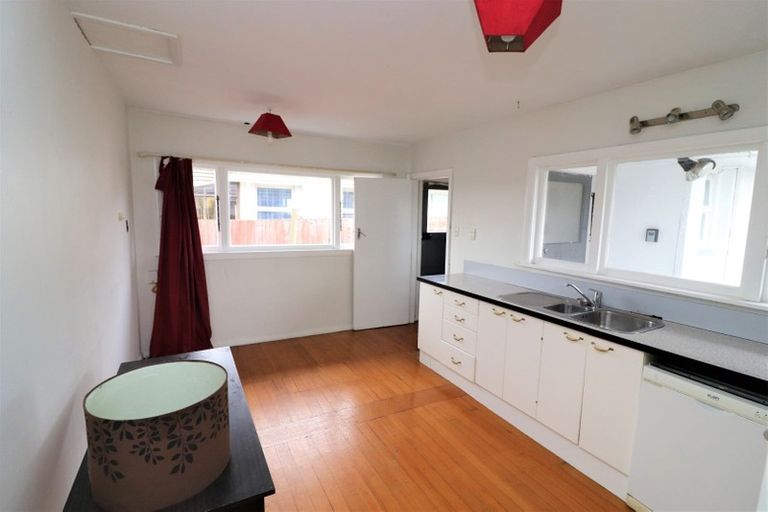 Photo of property in 10 Ontario Place, Wainoni, Christchurch, 8061