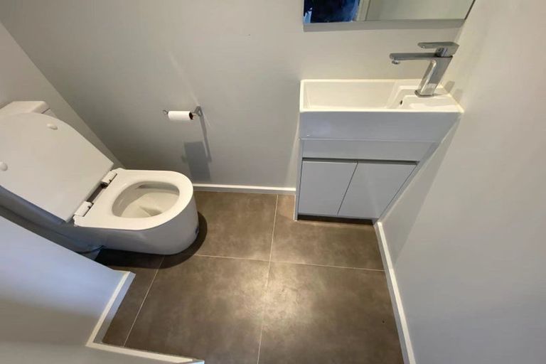 Photo of property in 50 Bordeaux Parade, Te Atatu South, Auckland, 0610