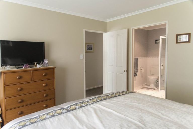 Photo of property in 39 Tington Avenue, Wattle Downs, Auckland, 2103