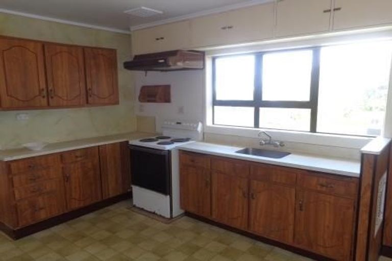 Photo of property in 129 Rathgar Road, Henderson, Auckland, 0610