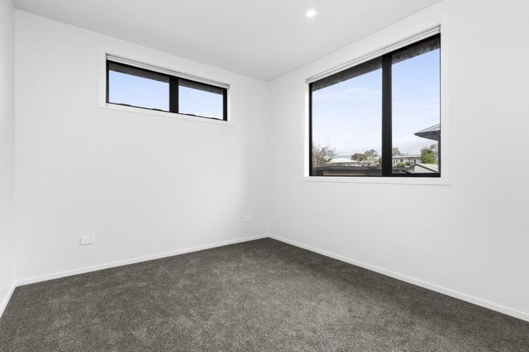 Photo of property in 2/61 Forest Lake Road, Hamilton, 3200