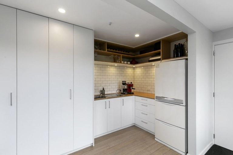 Photo of property in 27 Voltaire Street, Karori, Wellington, 6012