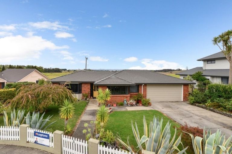 Photo of property in 5 Country Lane, Western Heights, Hamilton, 3200