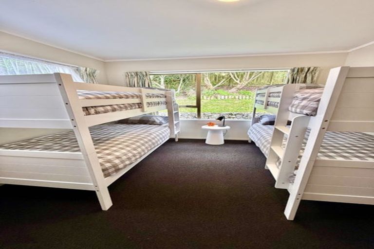 Photo of property in 48 Fyvie Avenue, Tawa, Wellington, 5028