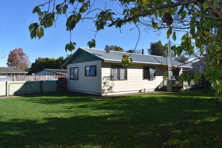 Photo of property in 24 Fisher Place, Carterton, 5713