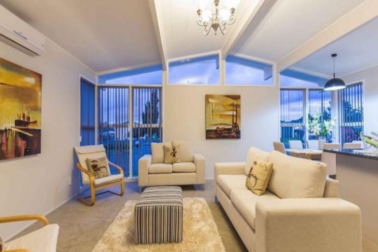 Photo of property in 9 Serrano Place, Clover Park, Auckland, 2023