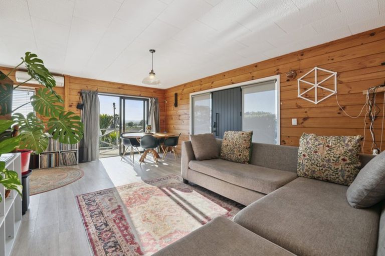 Photo of property in 5 Kaipara Crescent, Helensville, 0800