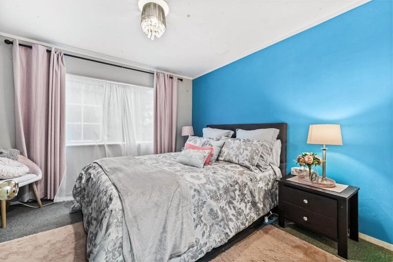 Photo of property in 52a Rua Road, Glen Eden, Auckland, 0602