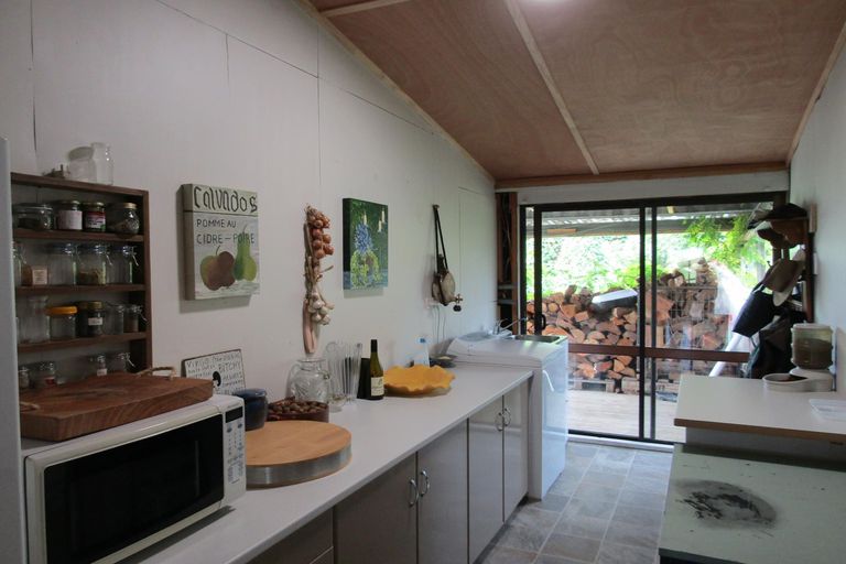 Photo of property in 6 Nikau Place, Edgecumbe, 3120