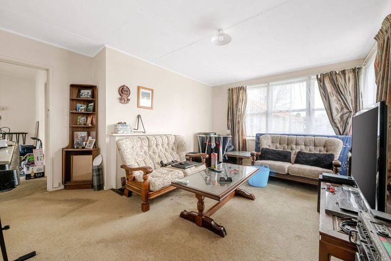 Photo of property in 7 Ross Crescent, Fairfield, Hamilton, 3214