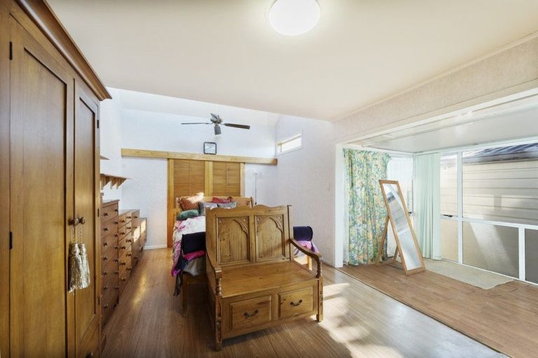 Photo of property in 6 Edwards Avenue, Henderson, Auckland, 0610