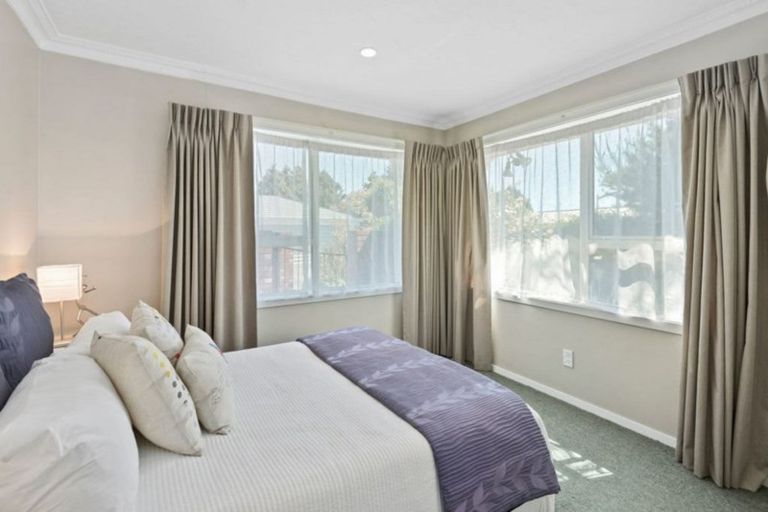 Photo of property in 8 Clipper Place, Redwood, Christchurch, 8051